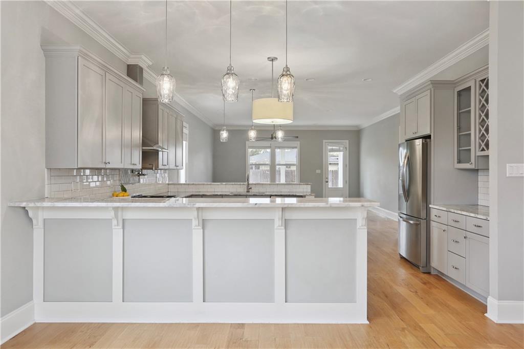 1504 CARNATION Avenue