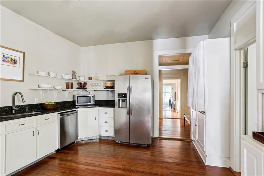 721 CONSTANTINOPLE Street