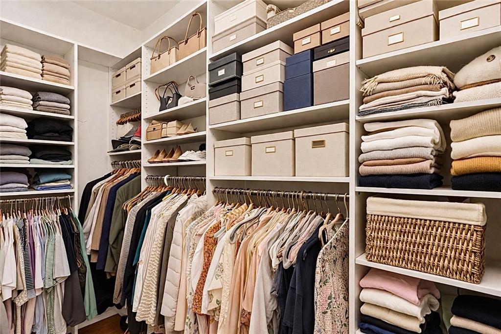 721 CONSTANTINOPLE Street