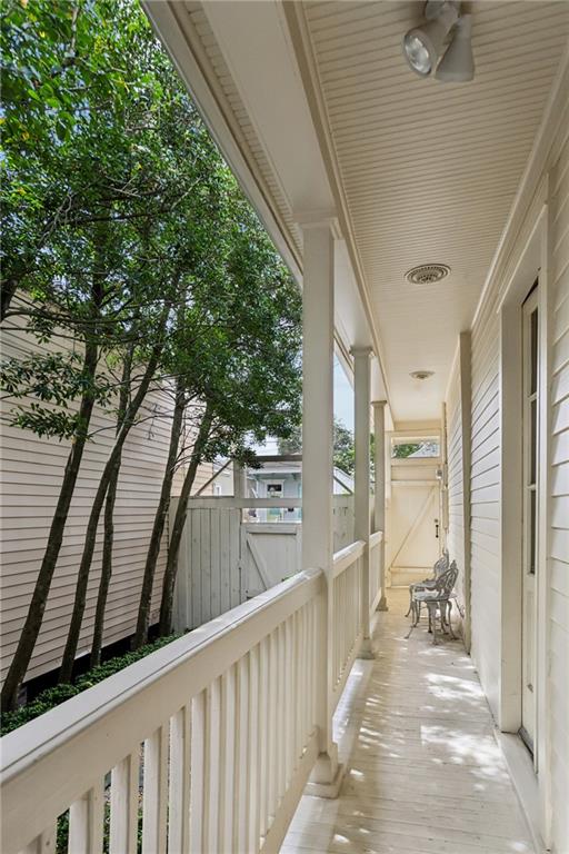 721 CONSTANTINOPLE Street