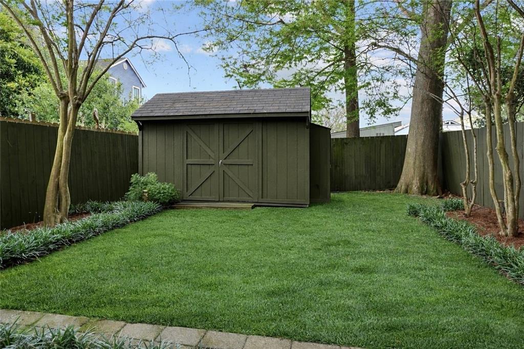 721 CONSTANTINOPLE Street