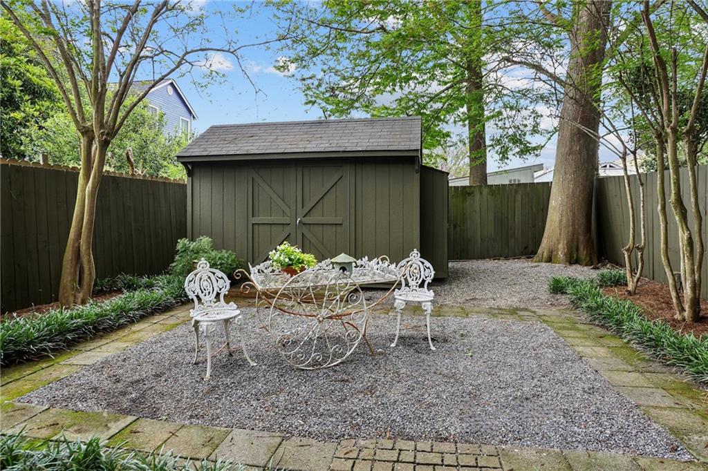 721 CONSTANTINOPLE Street