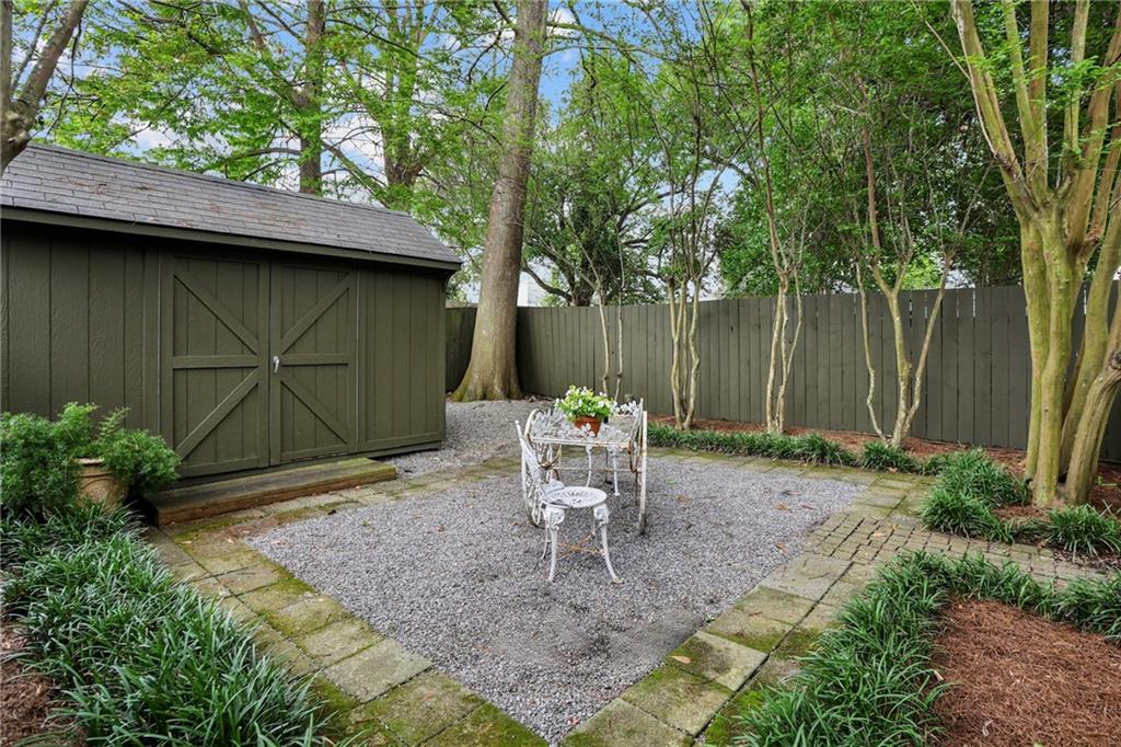 721 CONSTANTINOPLE Street