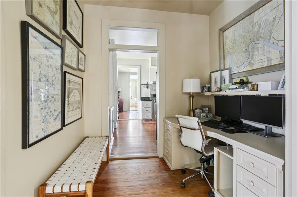 721 CONSTANTINOPLE Street