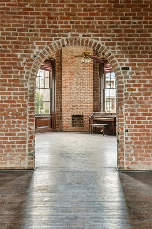 2003 05 CARONDELET Street