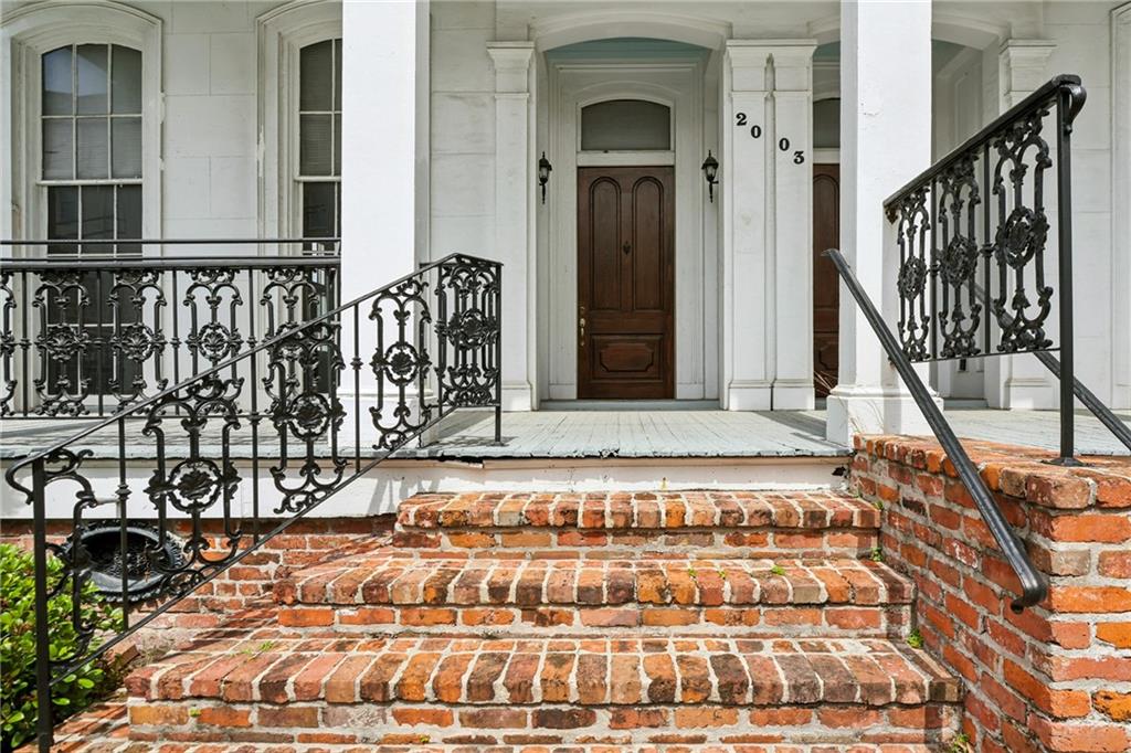 2003-2005 CARONDELET Street