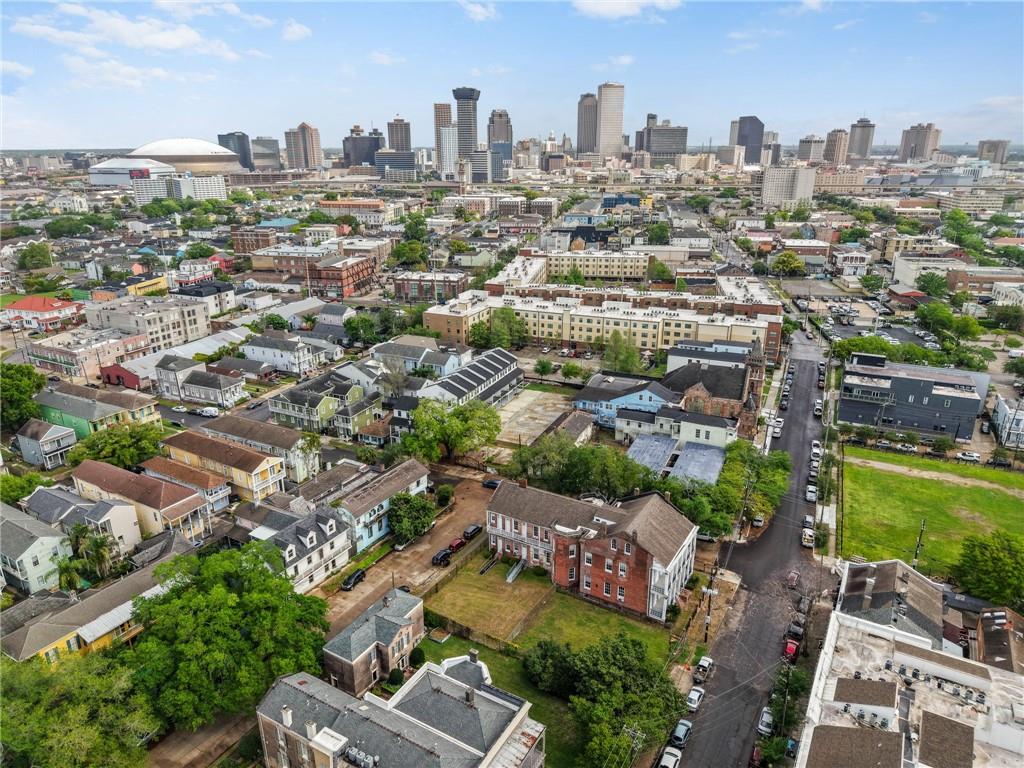 2003-2005 CARONDELET Street