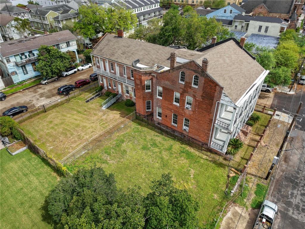 2003 CARONDELET Street