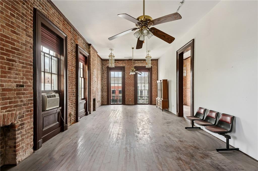 2003 CARONDELET Street