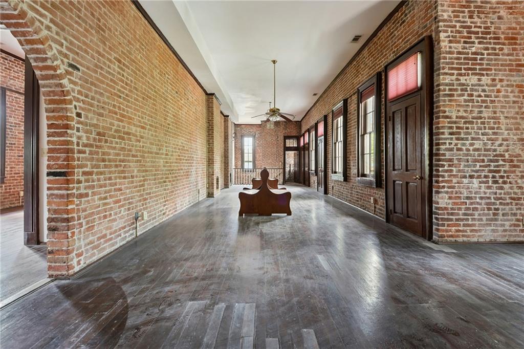 2003 CARONDELET Street