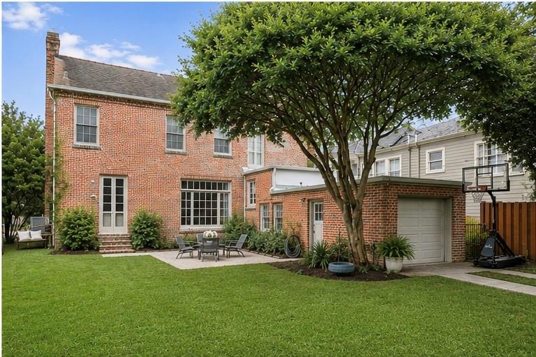 4145 VENDOME Place
