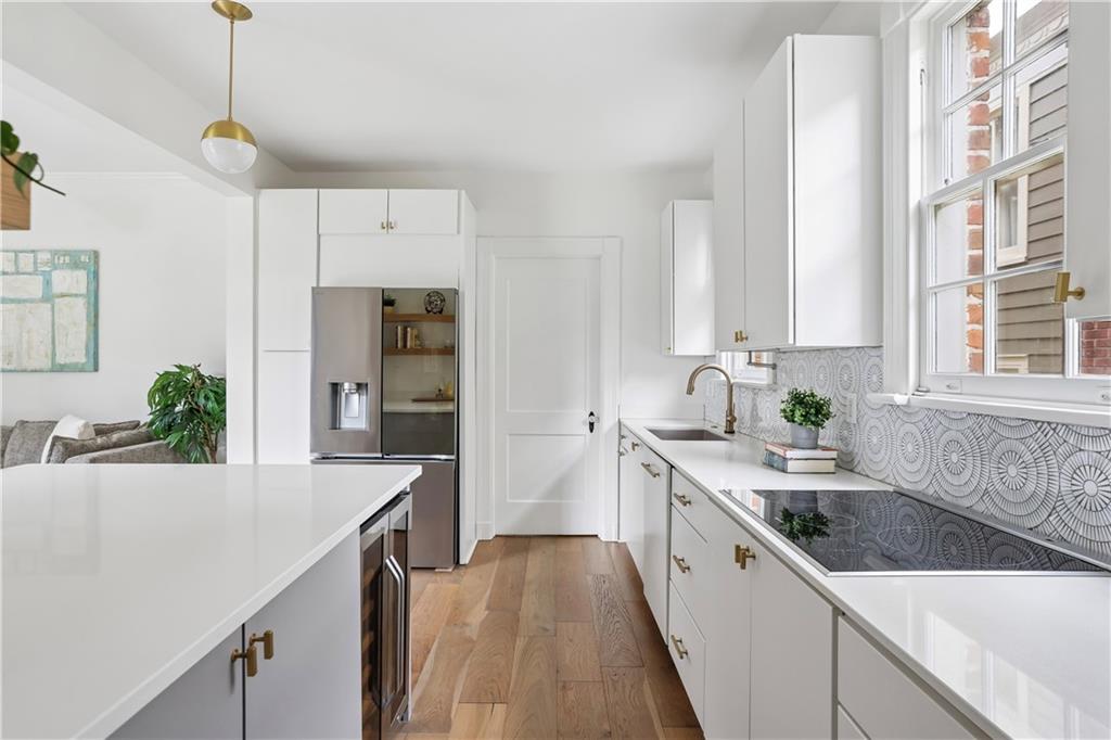 4145 VENDOME Place