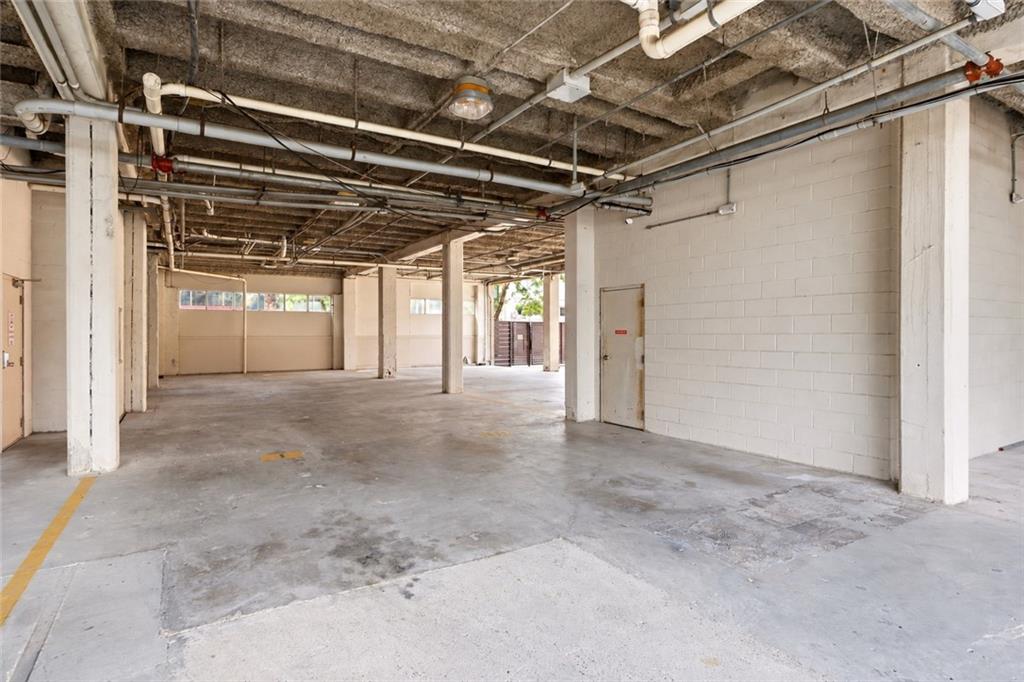 835 JULIA Street 18
