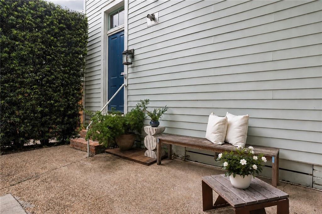 809 EXPOSITION Street 809