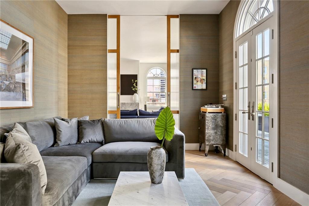416 COMMON Street PHB