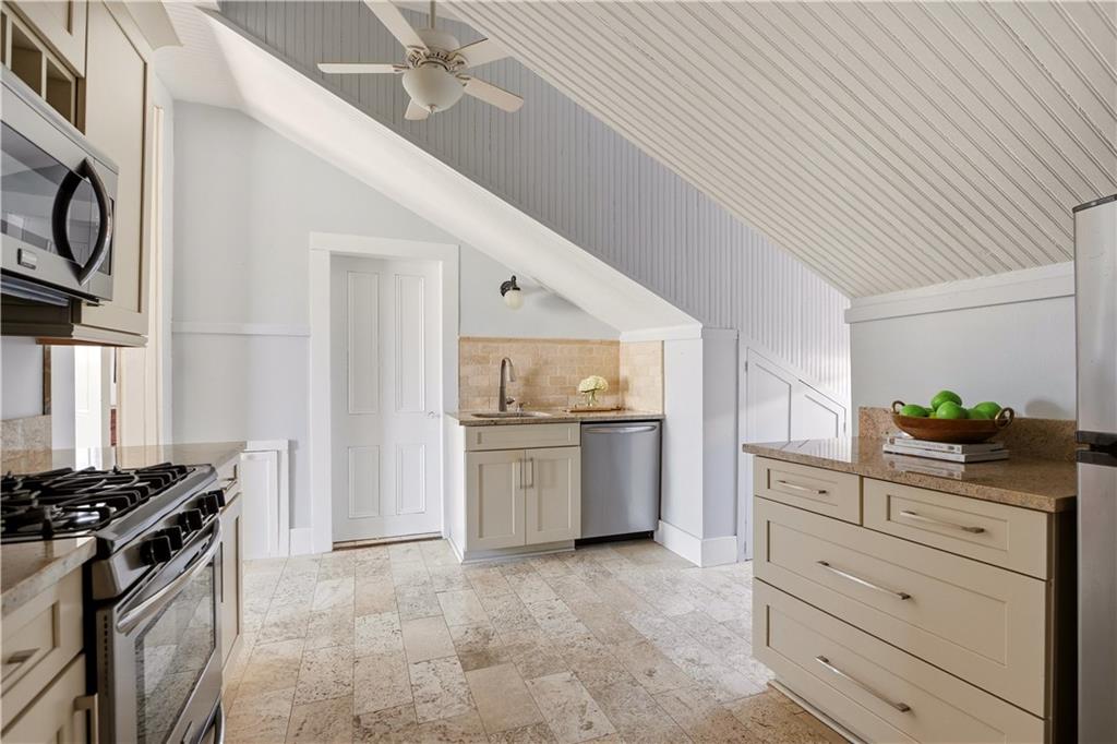 515 ST LOUIS Street 6