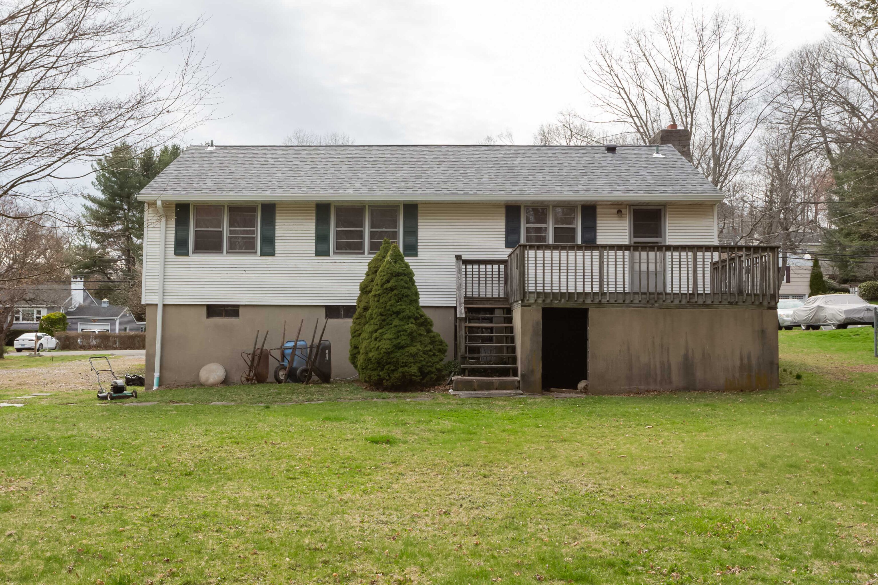 8 Lloyd Road