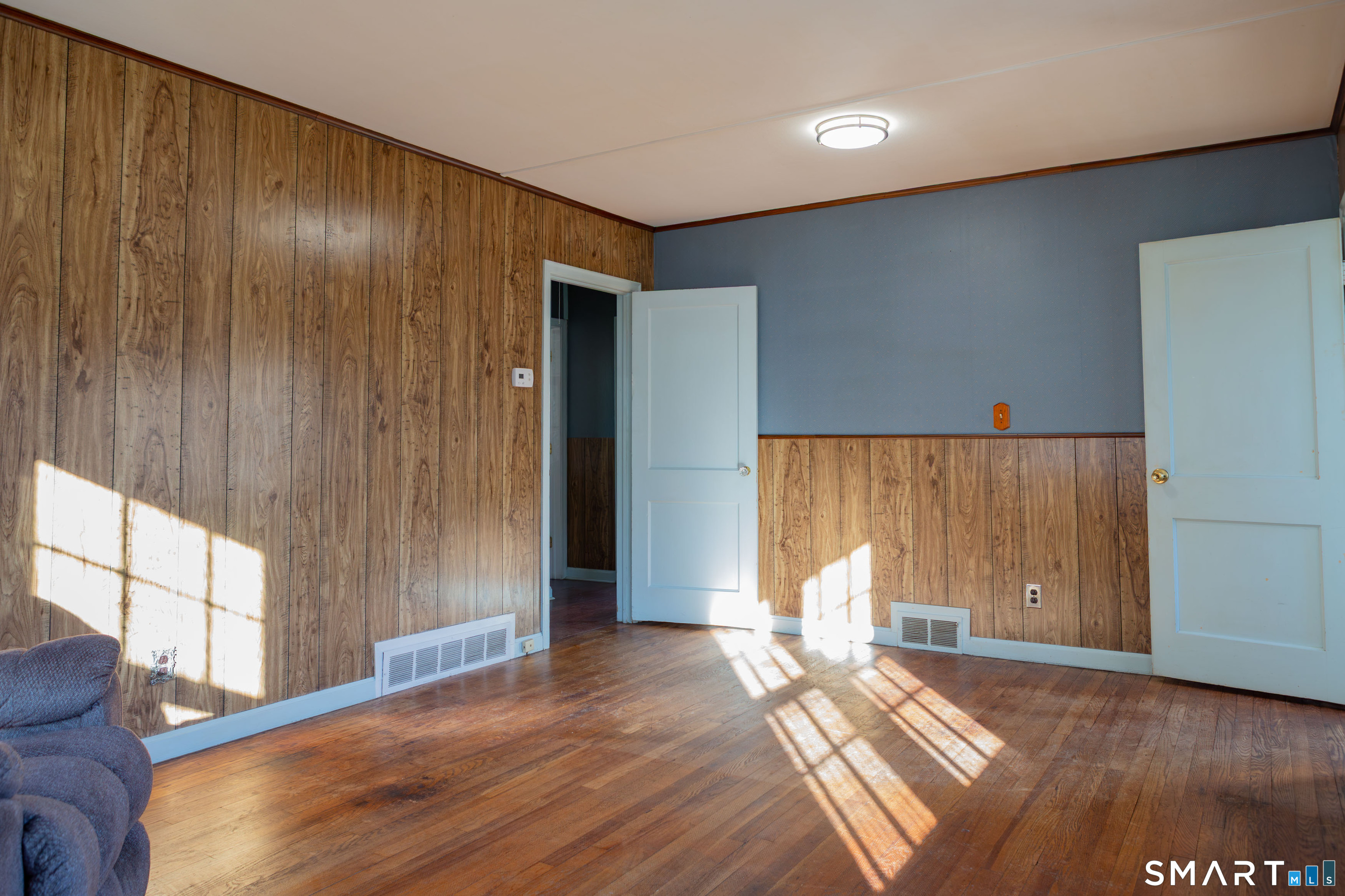 496 Burnsford Avenue