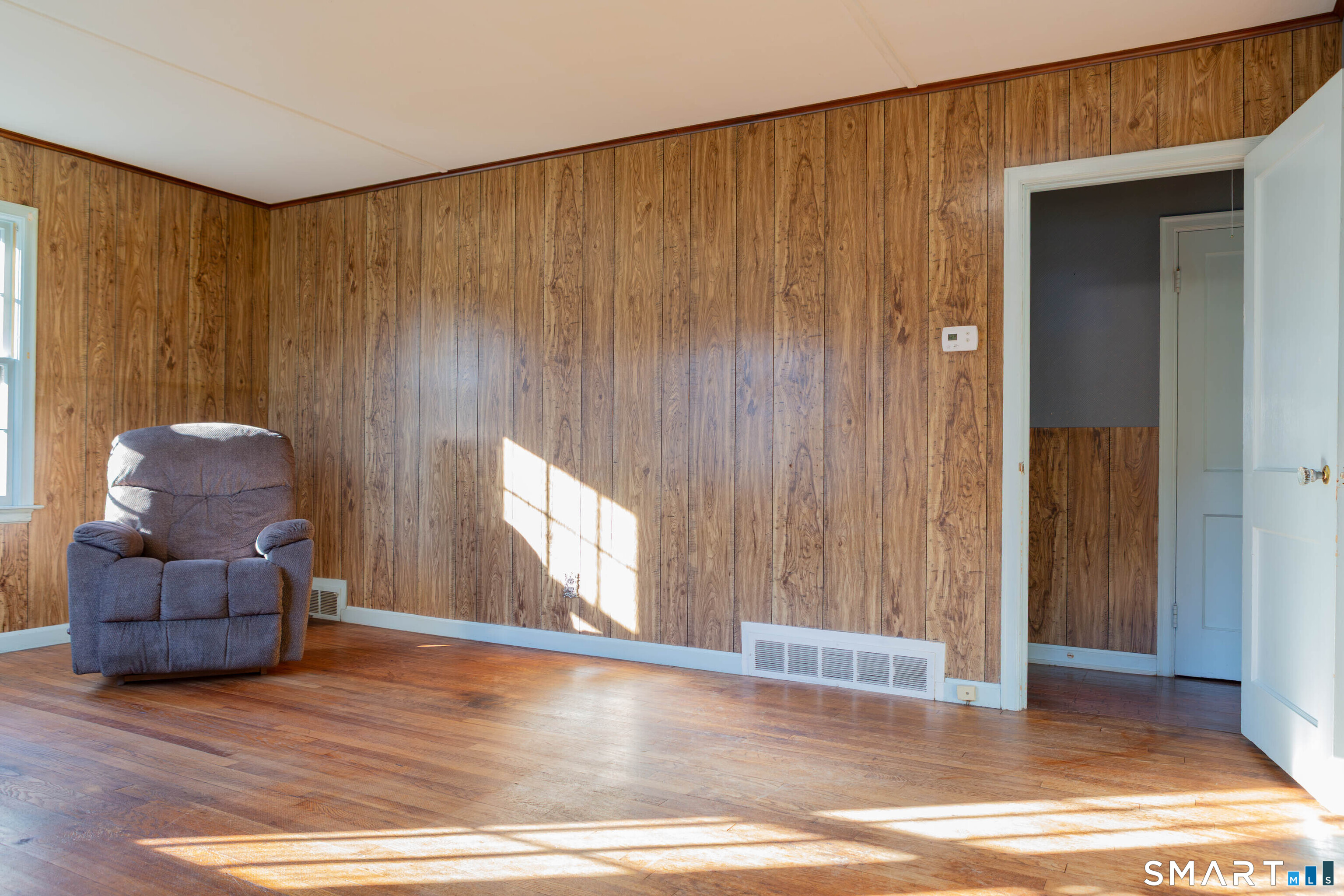 496 Burnsford Avenue