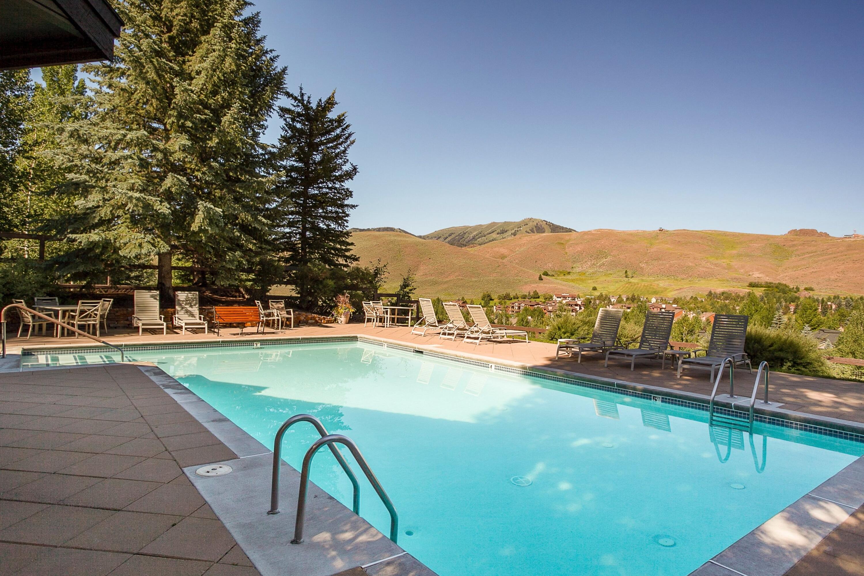 4110 BLUFF CONDO Dr
