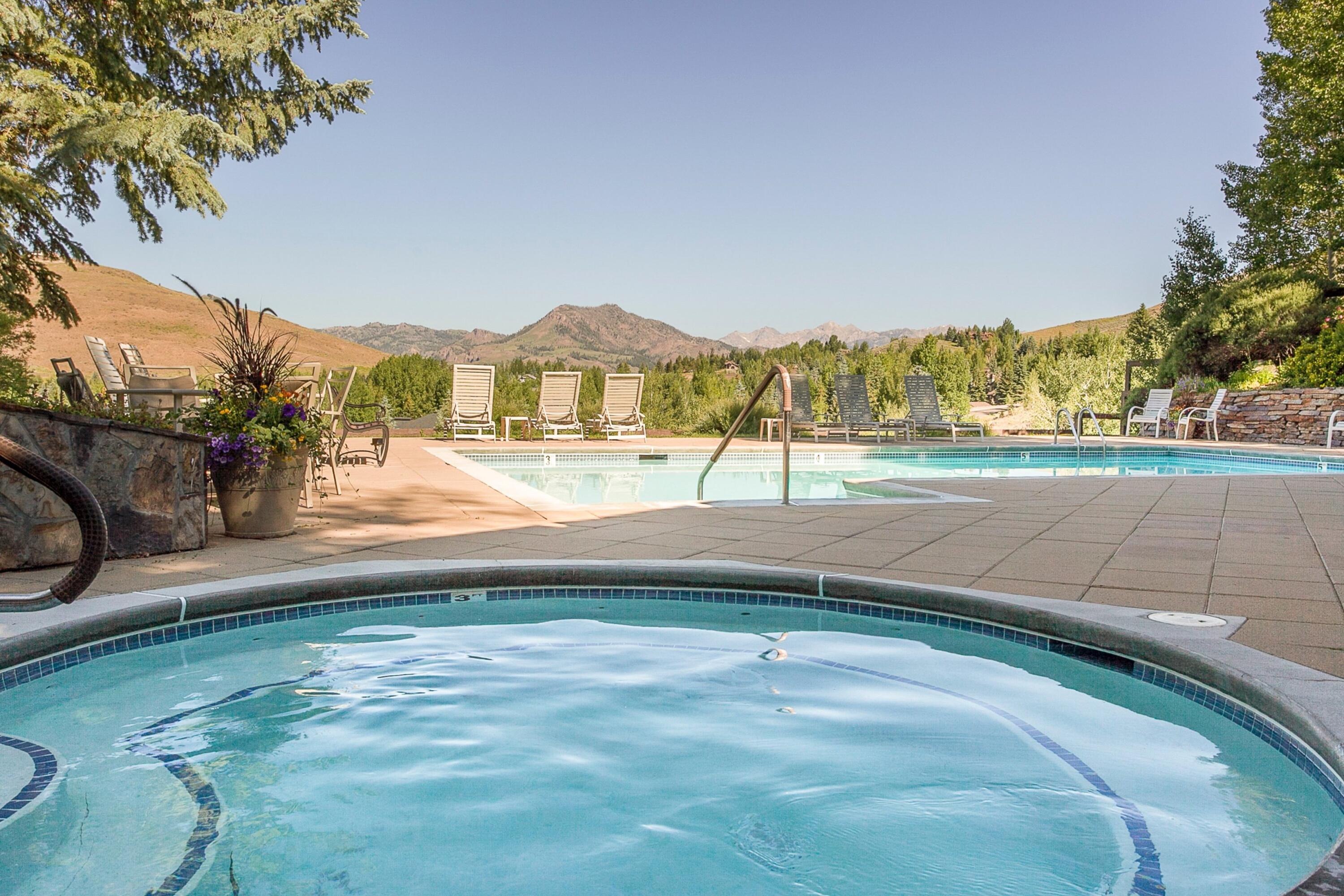 4110 BLUFF CONDO Dr