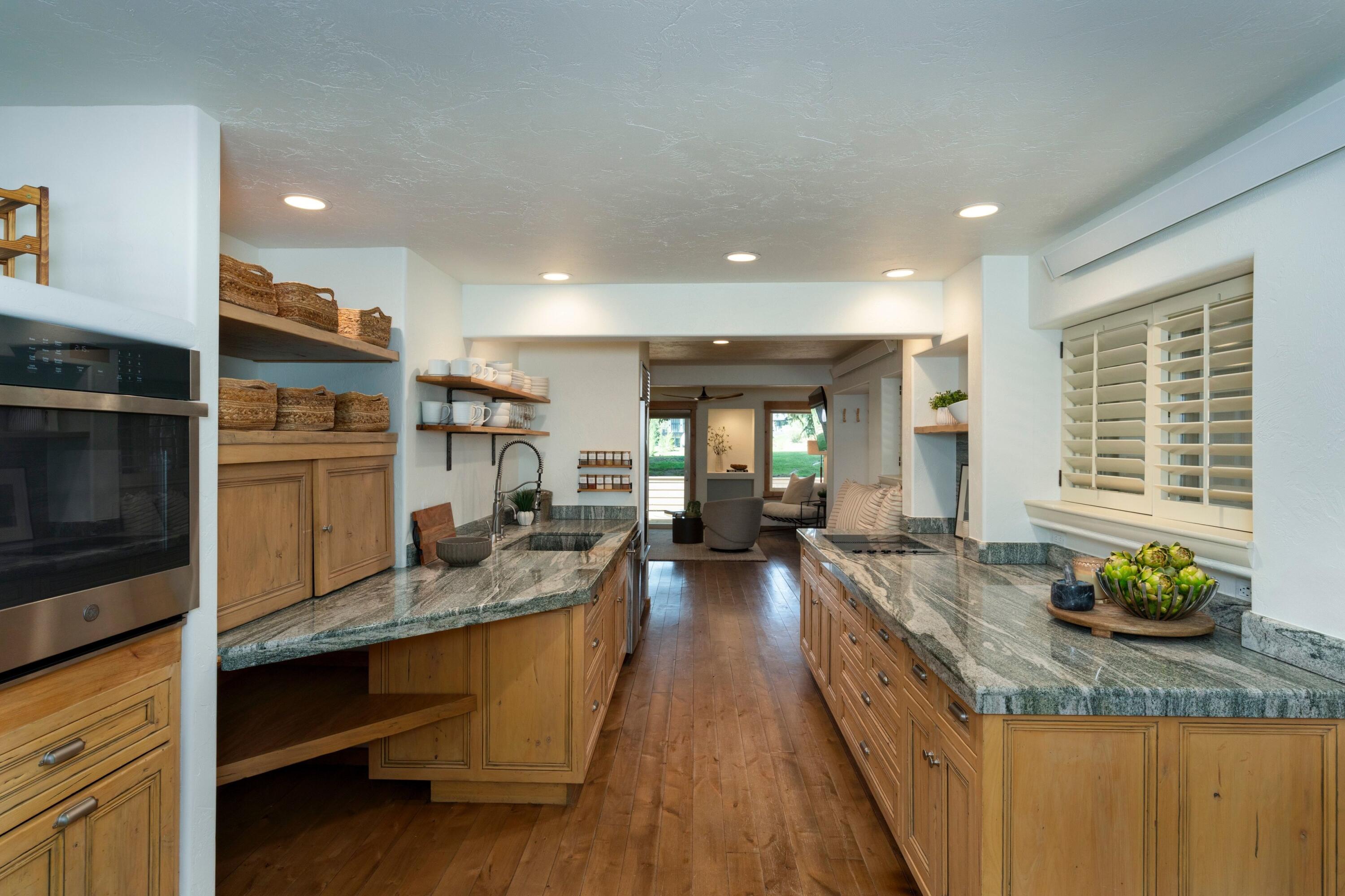4007/4008 Bluff Condo Dr