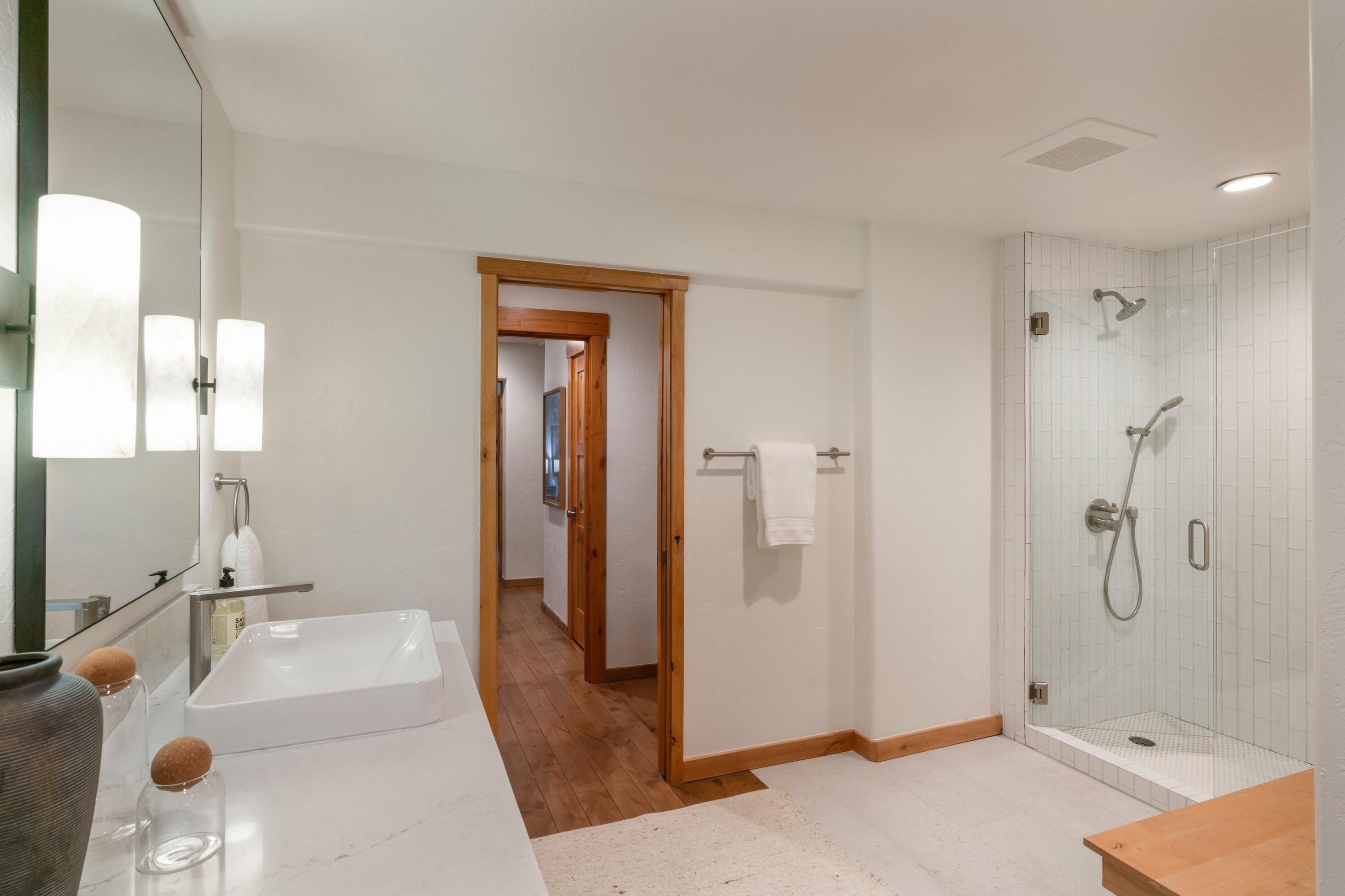 4007/4008 Bluff Condo Dr