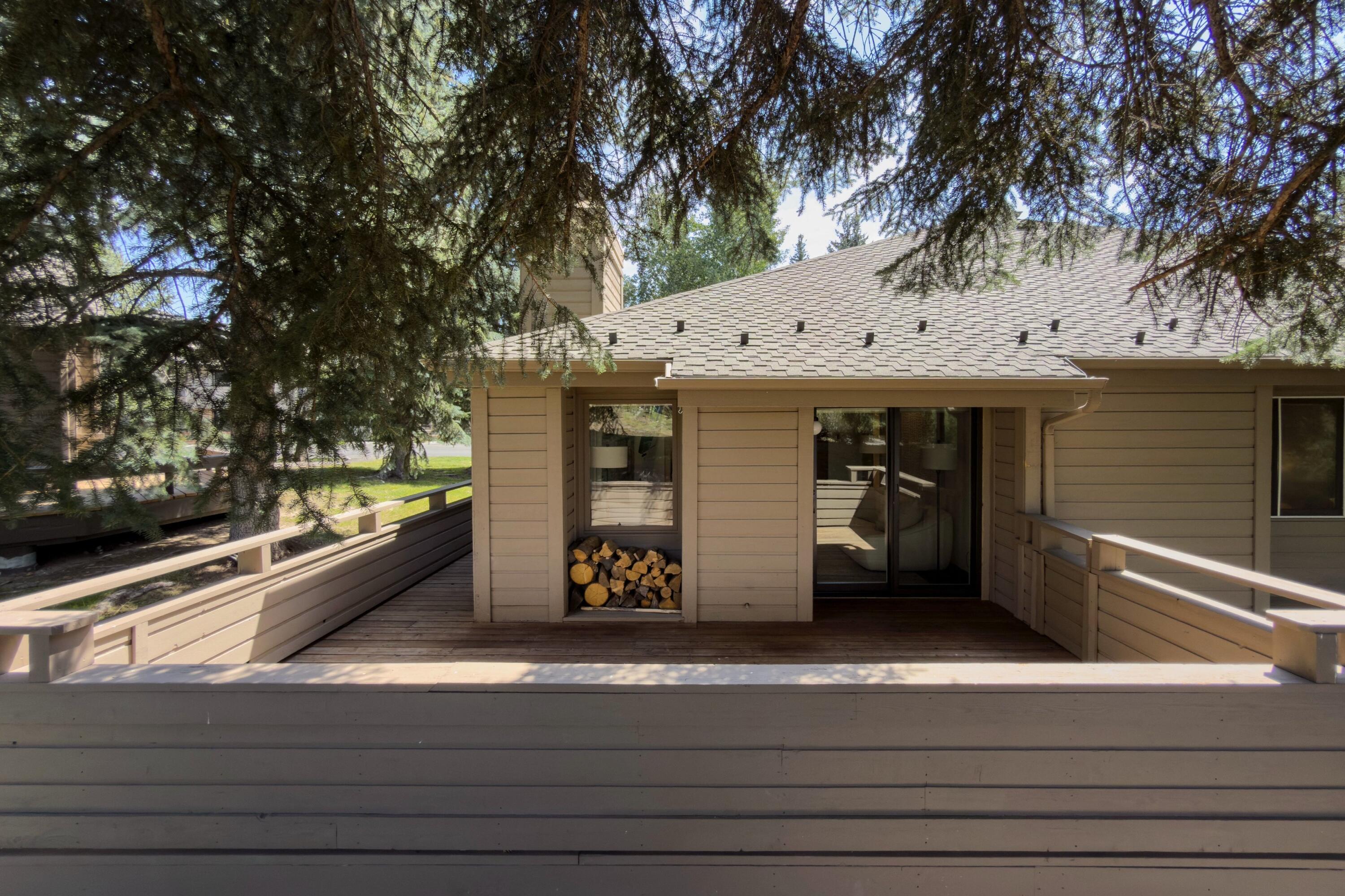 4007/4008 Bluff Condo Dr