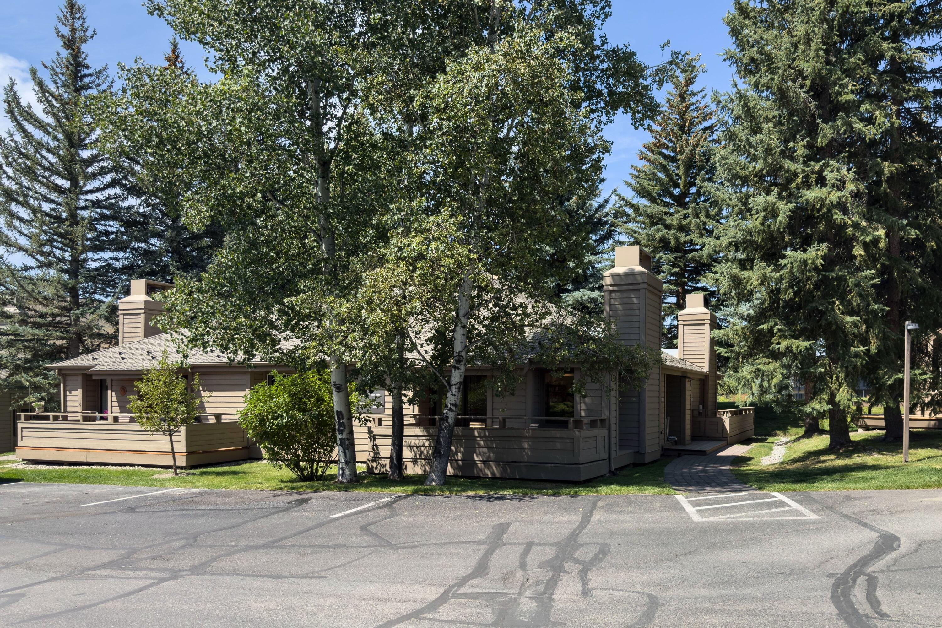 4007/4008 Bluff Condo Dr