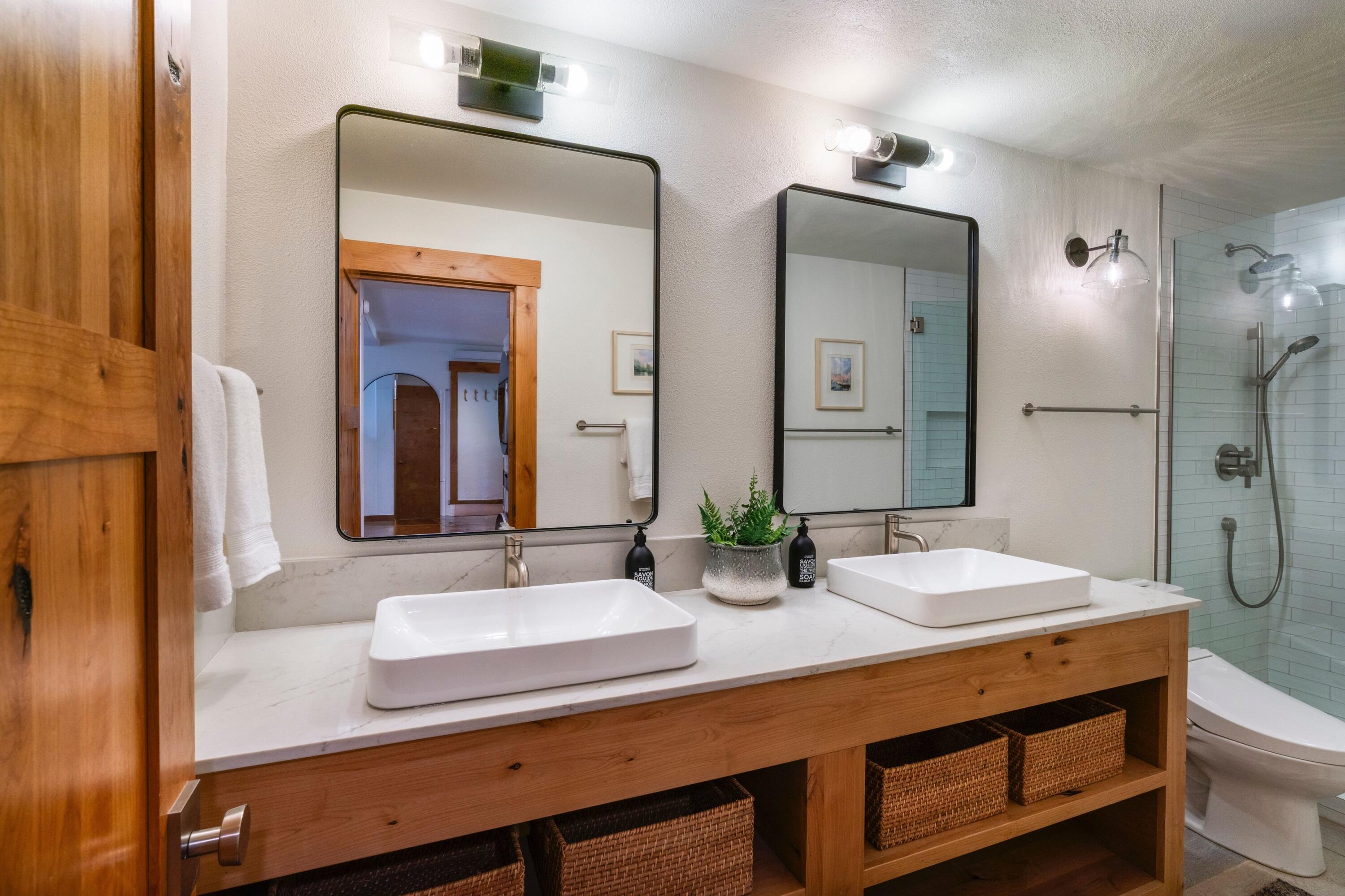4007/4008 Bluff Condo Dr