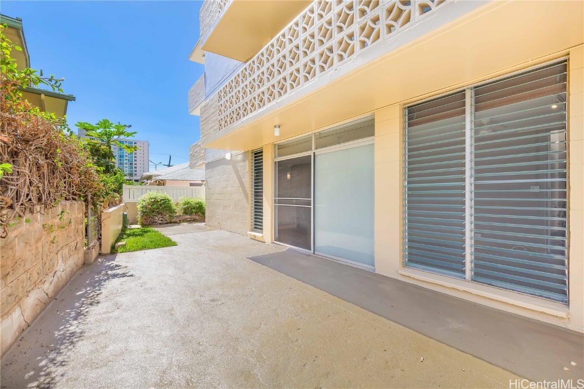 1323 Makiki Street A112
