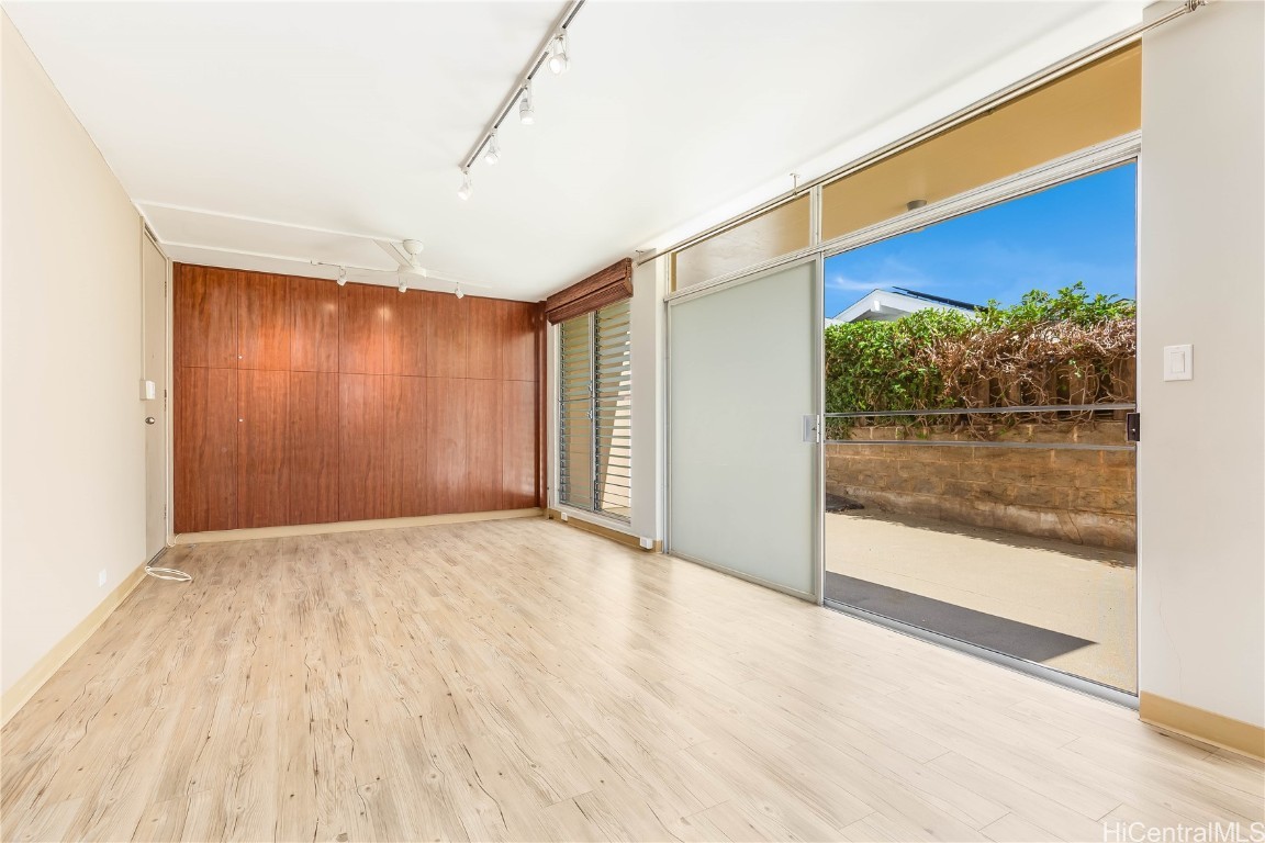 1323 Makiki Street A112