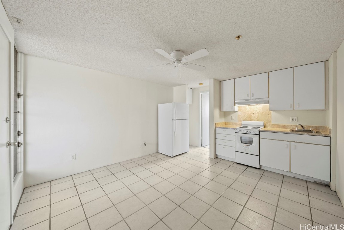 2860 Waialae Avenue 316