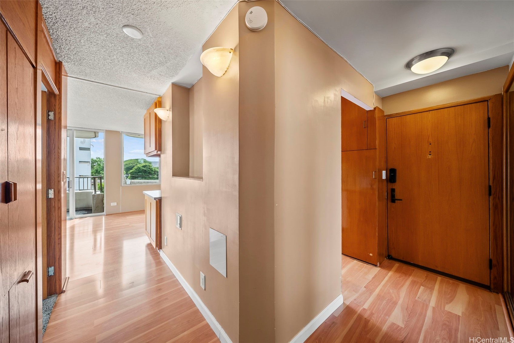 2825 South King Street 403