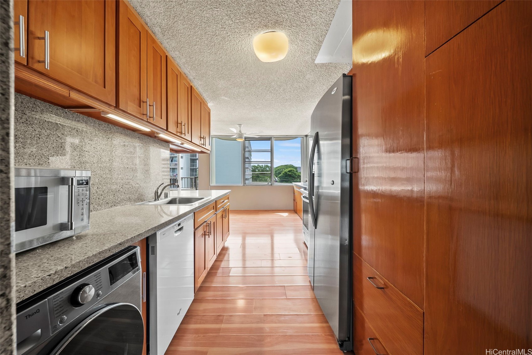 2825 South King Street 403