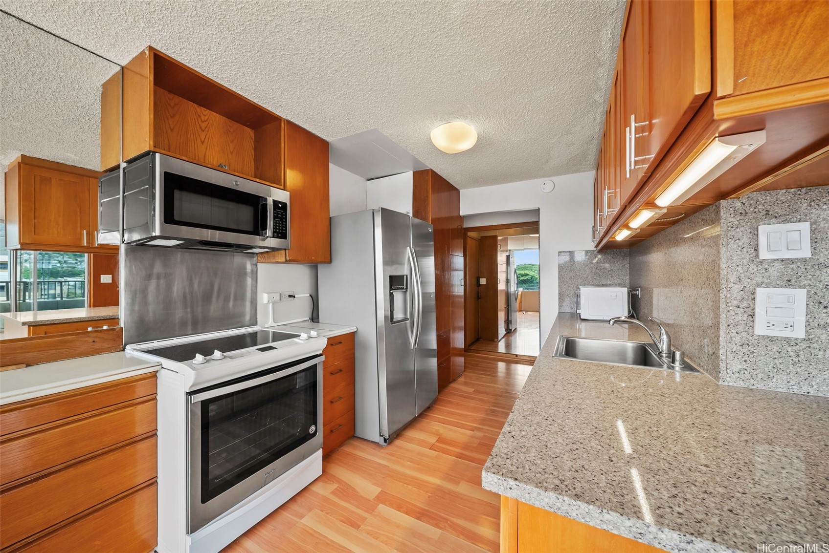 2825 South King Street 403