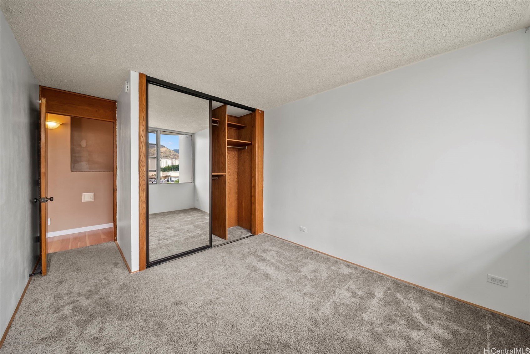 2825 South King Street 403