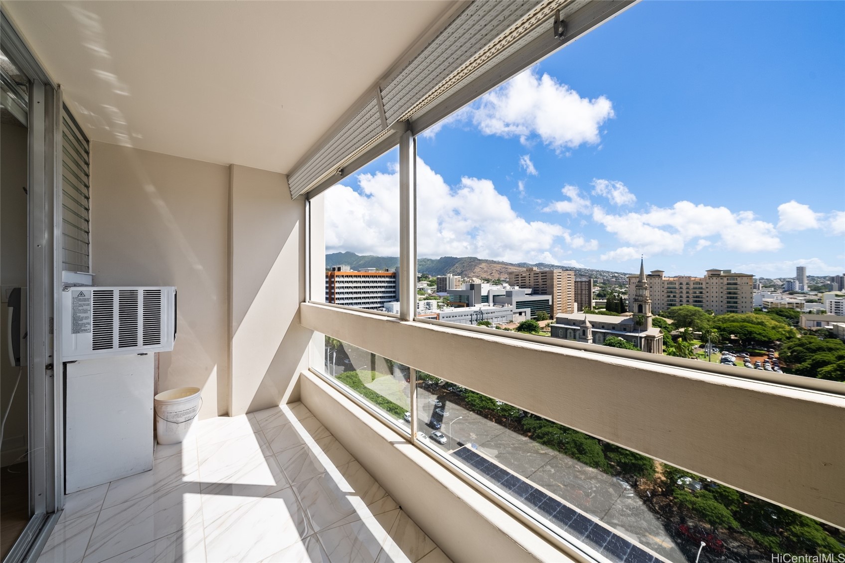 1212 Punahou Street 1502