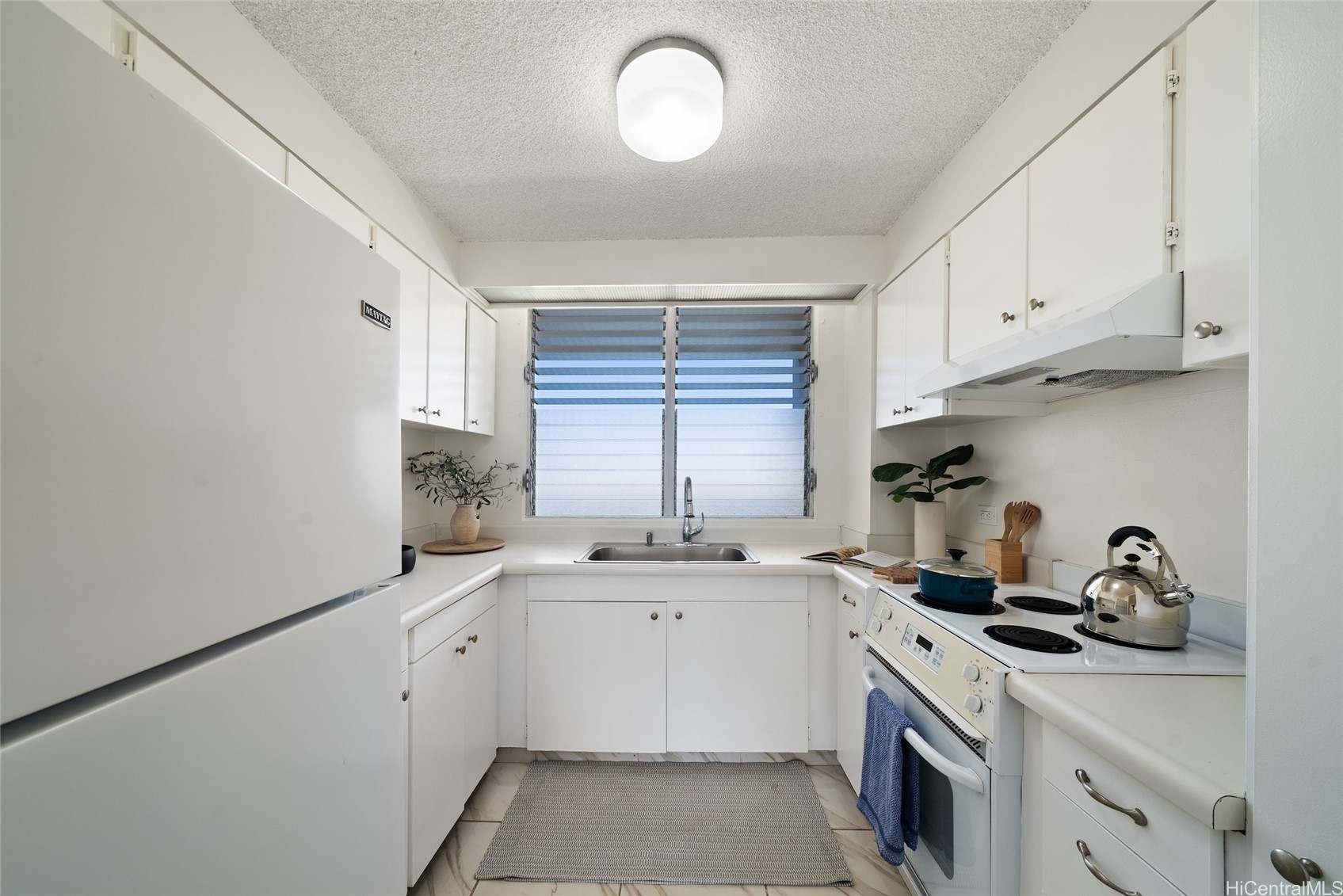 1212 Punahou Street 1502