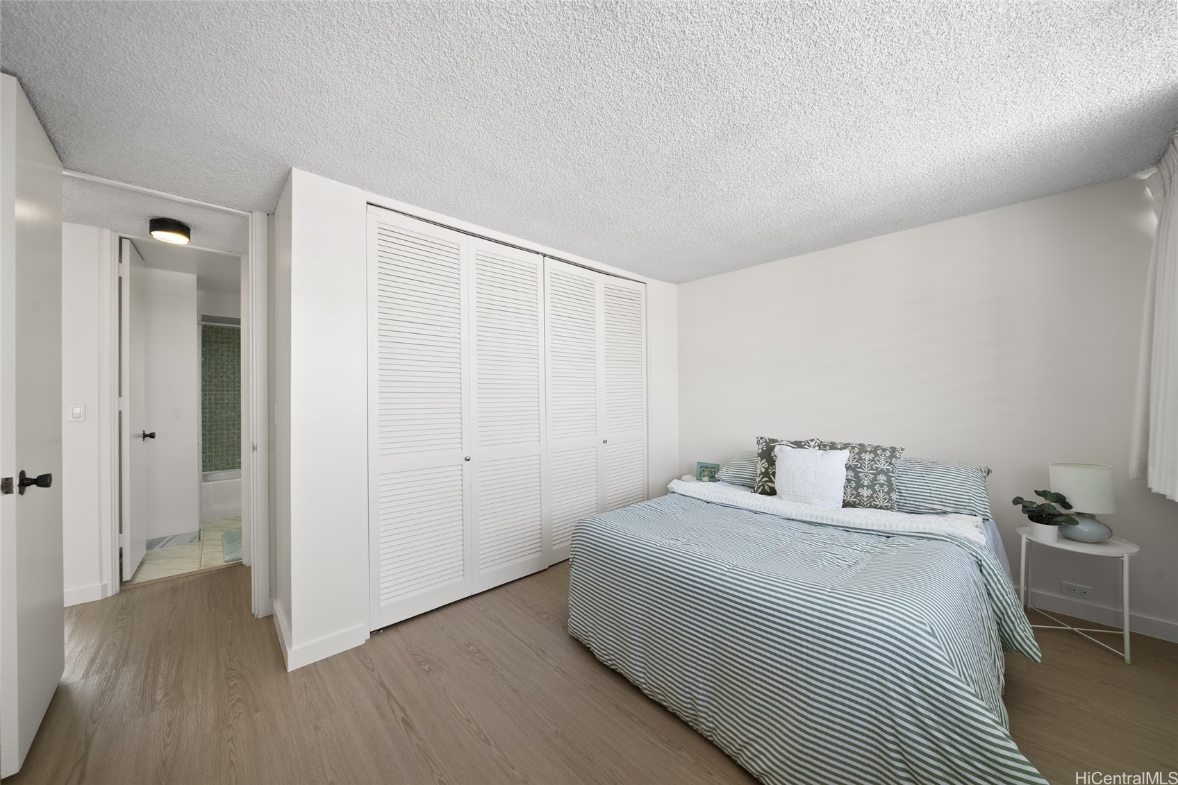 1212 Punahou Street 1502