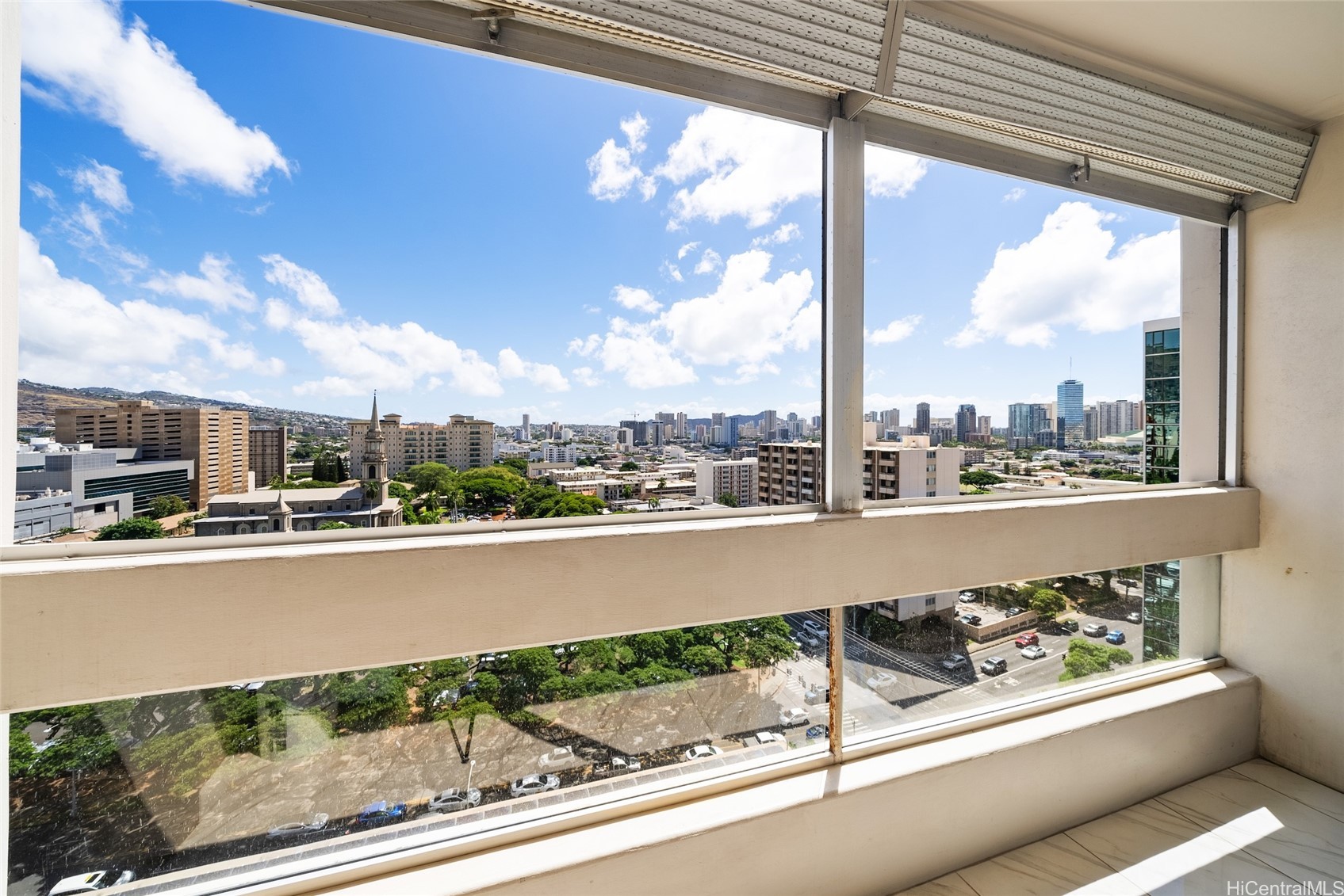 1212 Punahou Street 1502