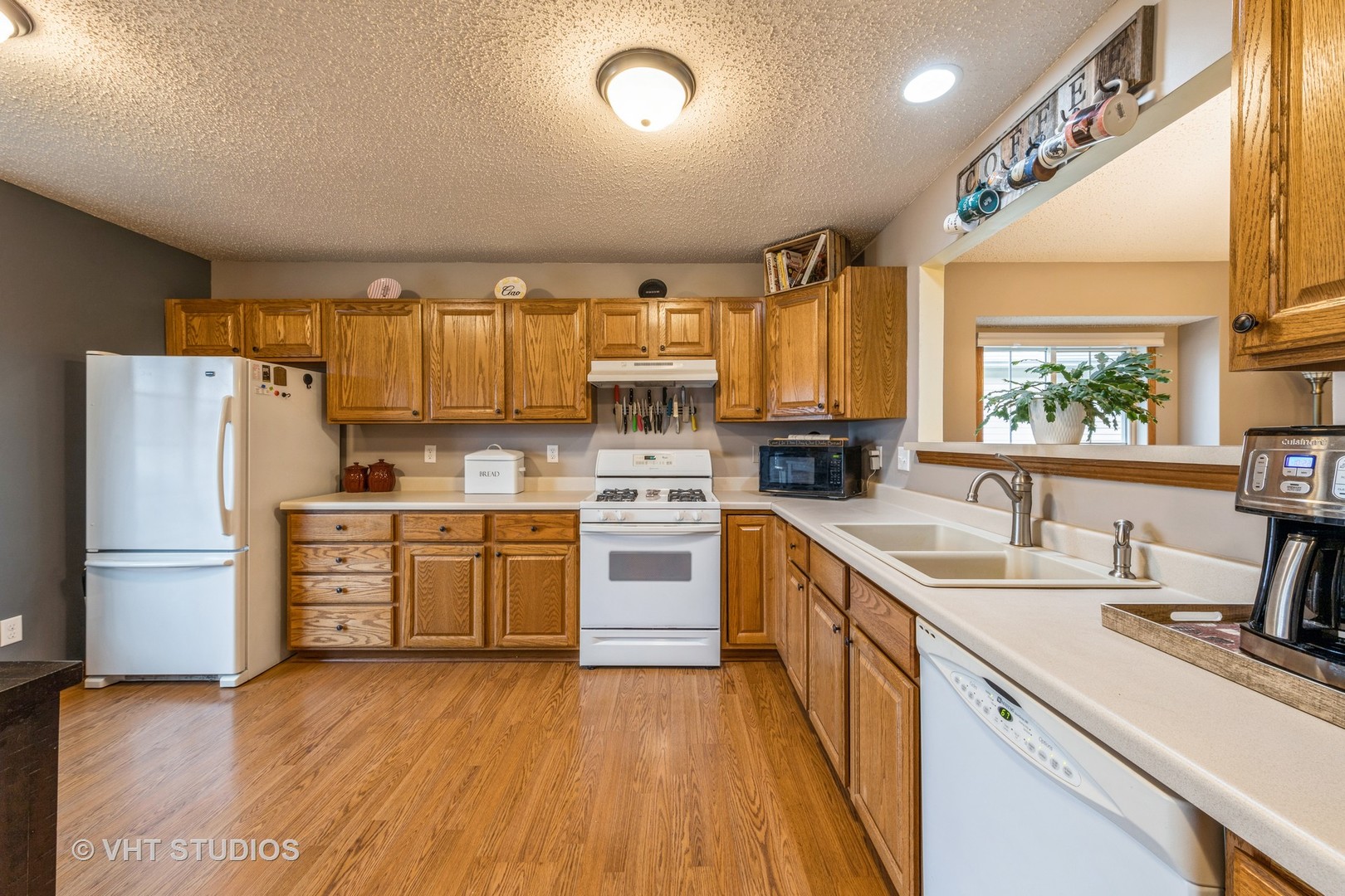 1652 Amhurst Way