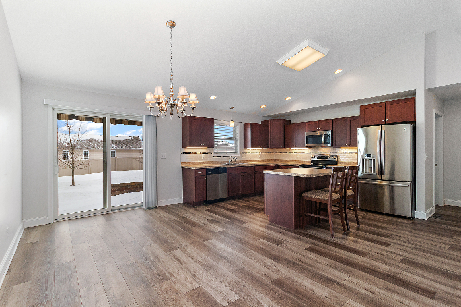 479 Edgebrook Drive