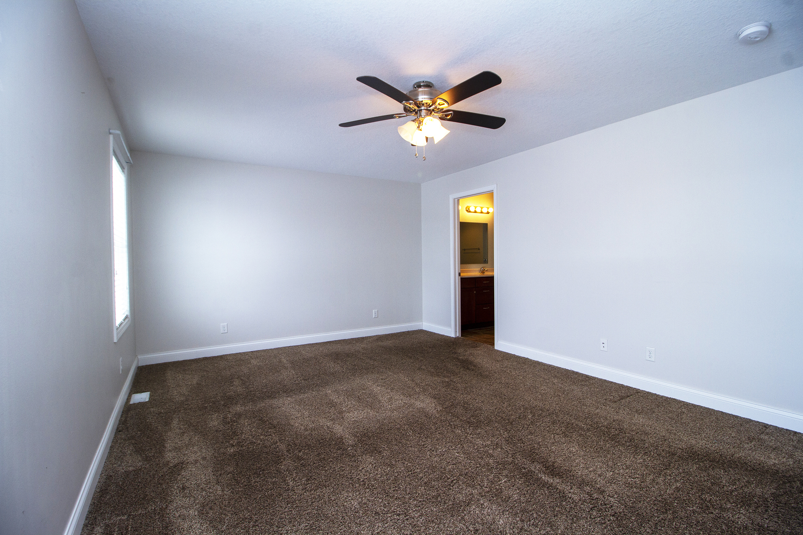 479 Edgebrook Drive