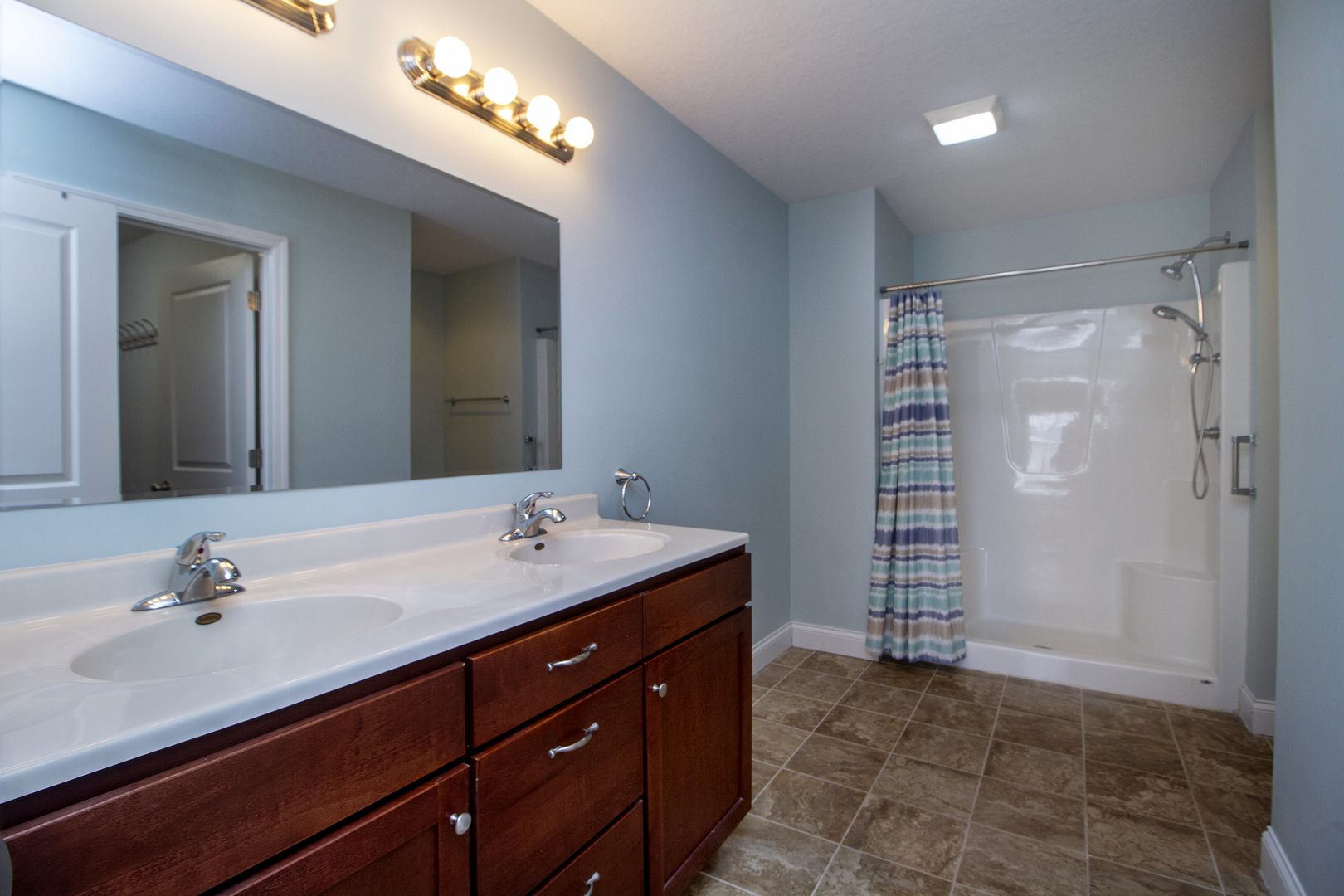 479 Edgebrook Drive