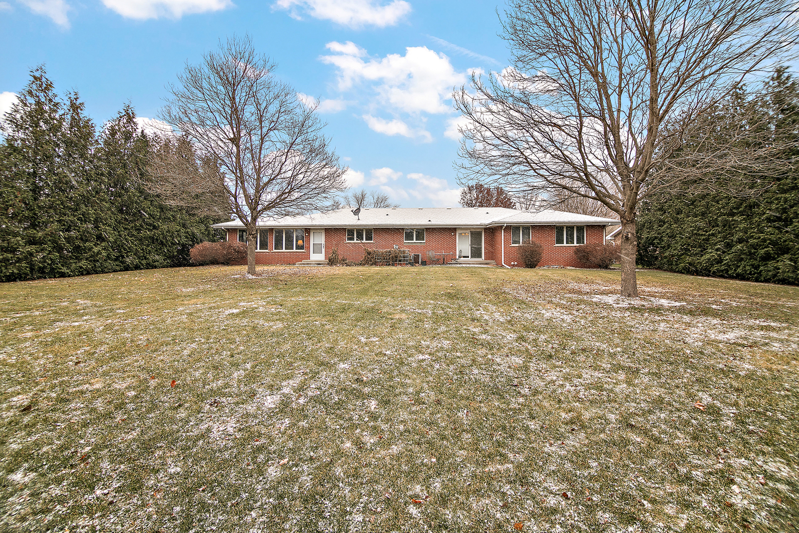 194 E Walnut Street
