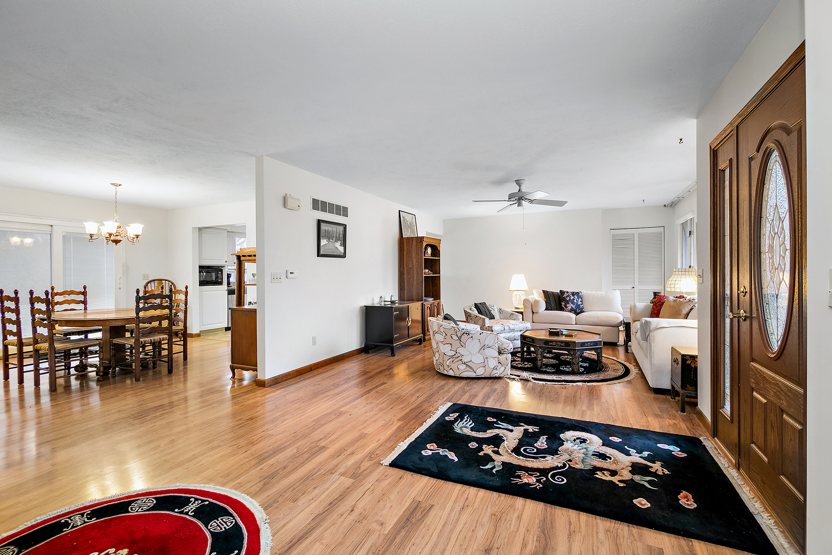 194 E Walnut Street