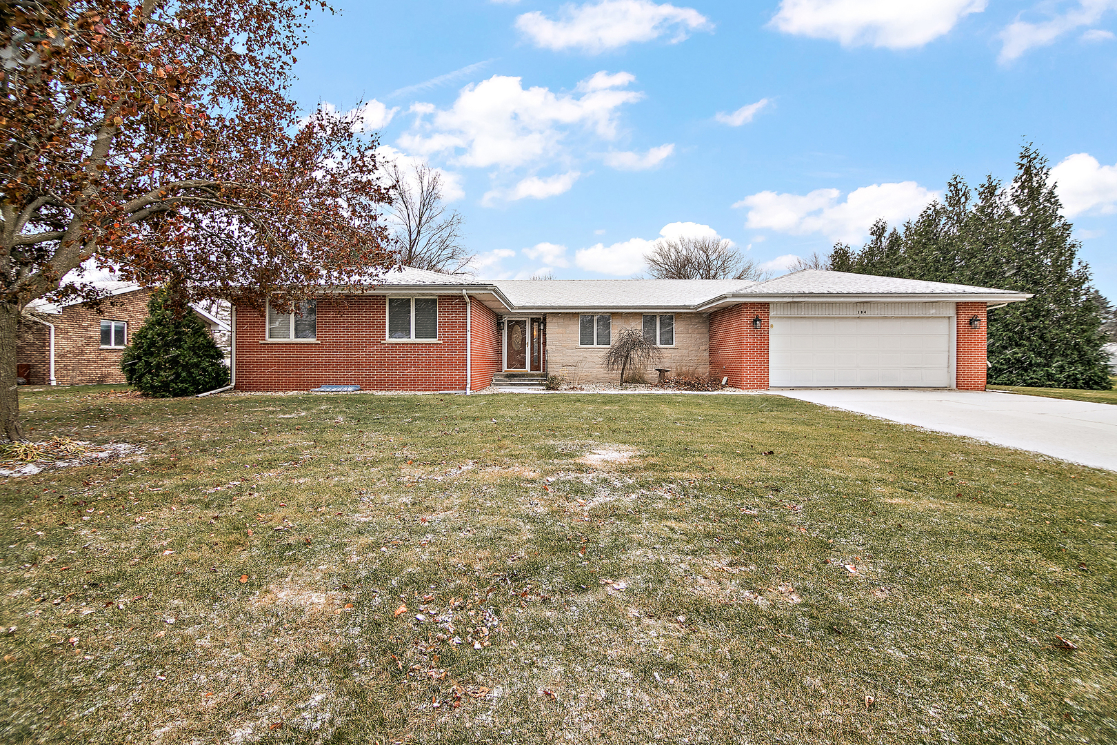 194 E Walnut Street