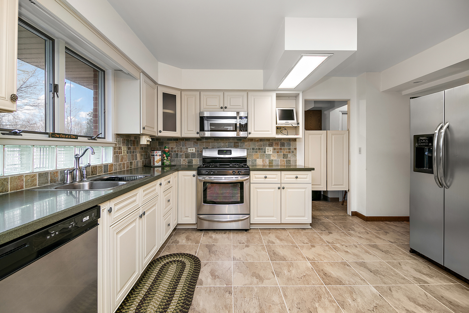 194 E Walnut Street