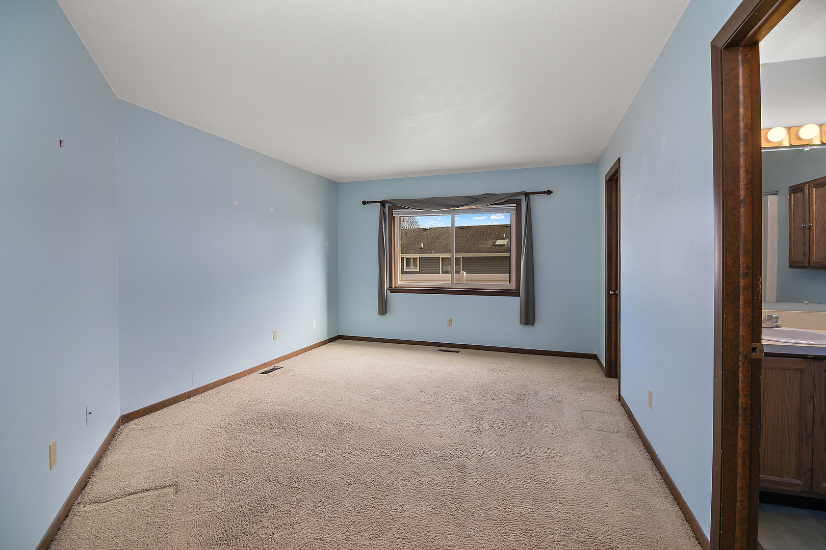 382 Yale Court